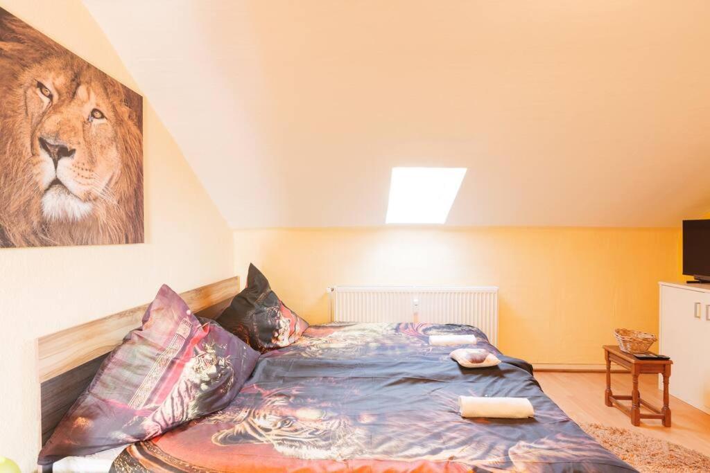 - 3-Bedroom Apartment Luxury: Central & Spacious In Duisburg & Big Tv And Kitchen - Exterior foto